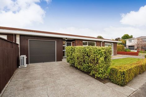 Photo of property in 2 Wharite Place, Awapuni, Palmerston North, 4412