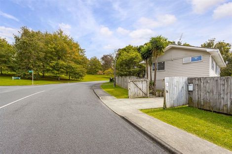 Photo of property in 98 Reynella Drive, Massey, Auckland, 0614