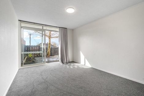 Photo of property in 86 Sylvan Avenue, Northcote, Auckland, 0627
