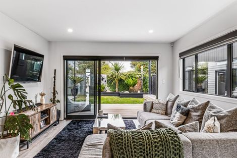 Photo of property in 11 Makete Crescent, Hobsonville, Auckland, 0618