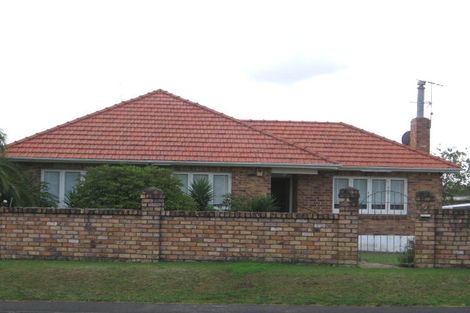 Photo of property in 86 Mcleod Road, Te Atatu South, Auckland, 0610