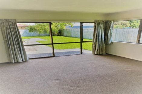 Photo of property in 5 Blythfield Place, Taradale, Napier, 4112