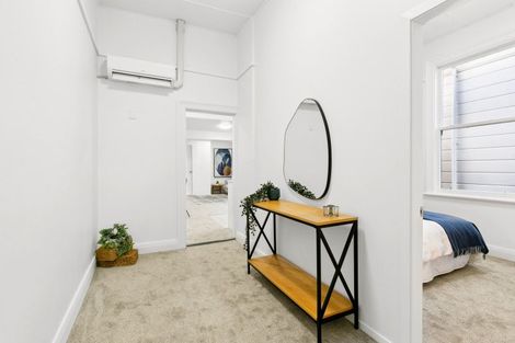 Photo of property in 104 Wallace Street, Mount Cook, Wellington, 6021