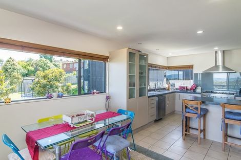 Photo of property in 54 Kakariki Grove, Waikanae, 5036