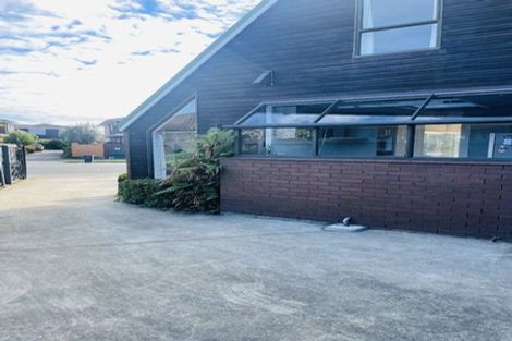 Photo of property in 2/35 Solway Avenue, Ilam, Christchurch, 8041