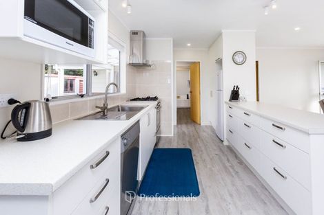 Photo of property in 17 Beryl Grove, Birchville, Upper Hutt, 5018