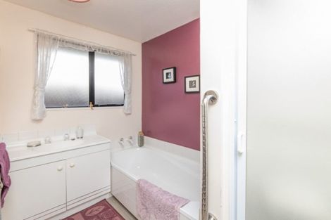 Photo of property in 14 Innisfree Place, Northwood, Christchurch, 8051