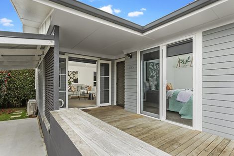 Photo of property in 160 Ennis Avenue, Pakuranga Heights, Auckland, 2010