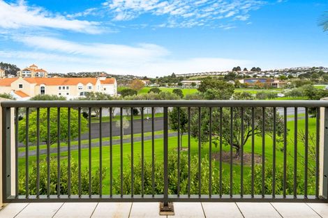Photo of property in 42 Parkwood Crescent, Gulf Harbour, Whangaparaoa, 0930