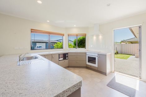 Photo of property in 22 Belgrove Place, Waipukurau, 4200