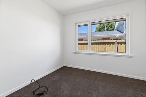Photo of property in 5 Brookby Crescent, Avonhead, Christchurch, 8042