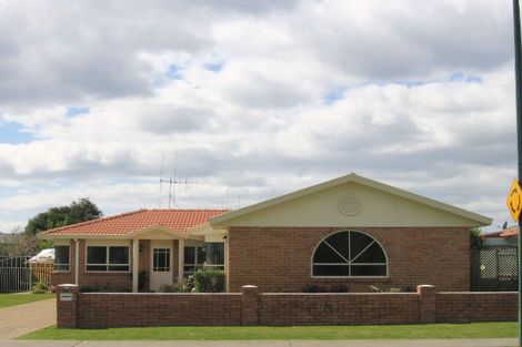 Photo of property in 111 Gloucester Road, Mount Maunganui, 3116