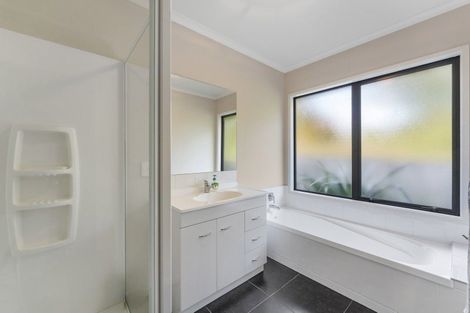 Photo of property in 19 Brompton Close, Richmond Heights, Taupo, 3330