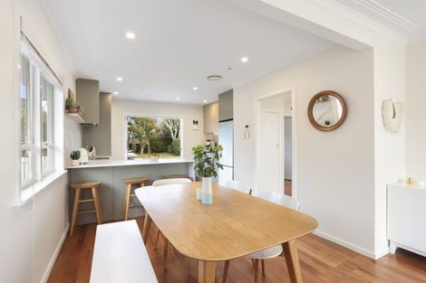 Photo of property in 31 Renata Crescent, Te Atatu Peninsula, Auckland, 0610