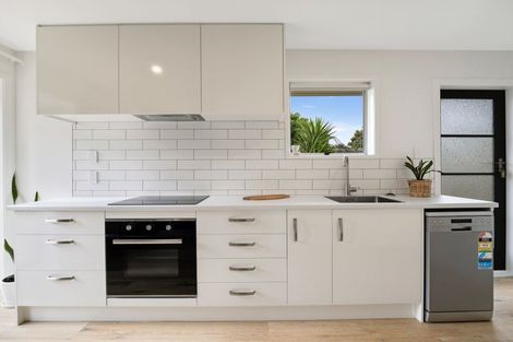 Photo of property in 50 Bowen Street, Cambridge, 3434