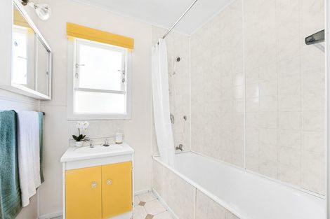 Photo of property in 29 Kaikoura Street, Henderson, Auckland, 0612