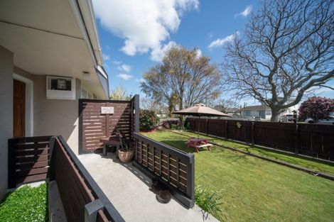 Photo of property in 33 Peters Avenue, Cloverlea, Palmerston North, 4412