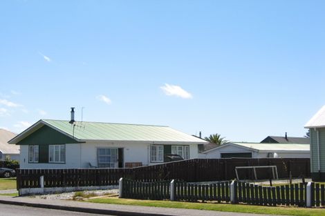 Photo of property in 3 Larsen Street, Westport, 7825