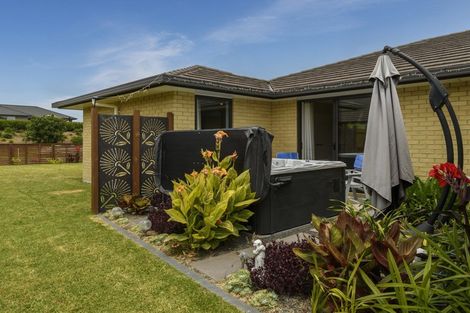 Photo of property in 47 Lynley Park Drive, Omokoroa, 3114