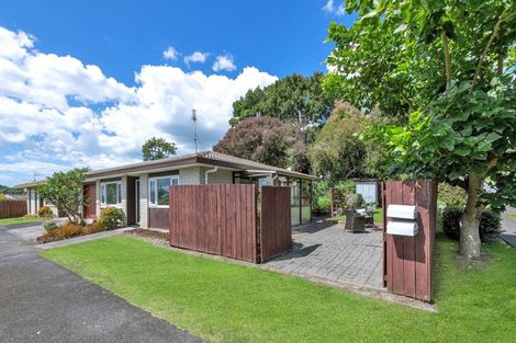 Photo of property in 1/48 Highland Park Drive, Highland Park, Auckland, 2010
