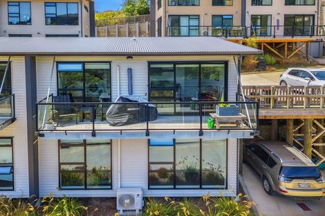 Photo of property in 4 William Earp Place, Tawa, Wellington, 5028