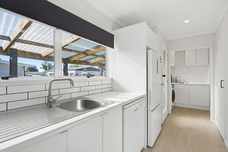 Photo of property in 8 Buller Place, Westbrook, Palmerston North, 4412