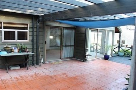 Photo of property in 21 Kakariki Grove, Waikanae, 5036