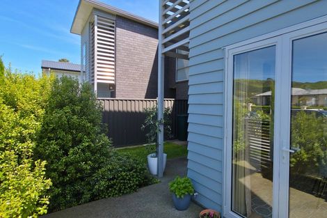 Photo of property in 36 Bluff Road, Kenepuru, Porirua, 5022