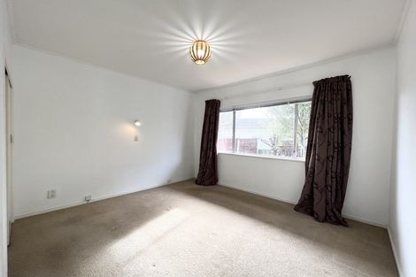 Photo of property in 2/3 Pinedale Place, Henderson, Auckland, 0610