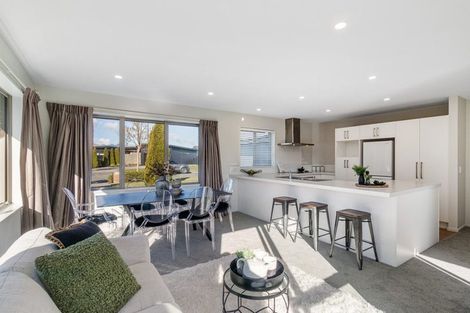 Photo of property in 6 Belgrave Close, Halswell, Christchurch, 8025