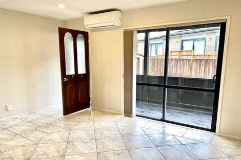 Photo of property in 73 Santiago Crescent, Unsworth Heights, Auckland, 0632