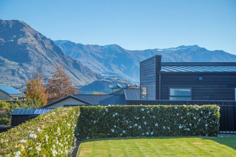 Photo of property in 36 Minaret Ridge, Wanaka, 9305
