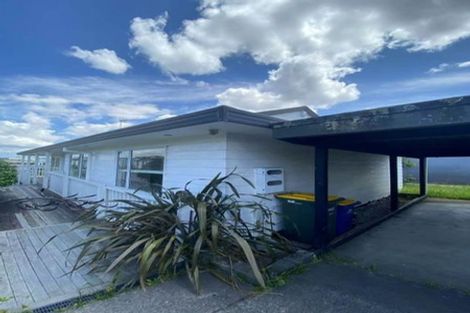 Photo of property in 14 Wren Place, Unsworth Heights, Auckland, 0632