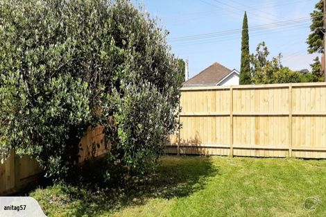 Photo of property in 1/127 Portage Road, New Lynn, Auckland, 0600