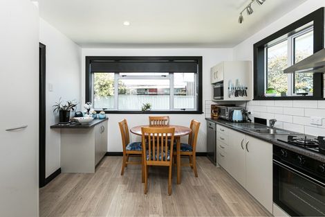 Photo of property in 11 Savage Crescent, Waipukurau, 4200