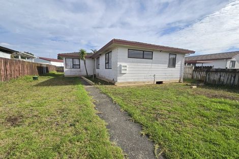 Photo of property in 2/15 Trimdon Street, Randwick Park, Auckland, 2105