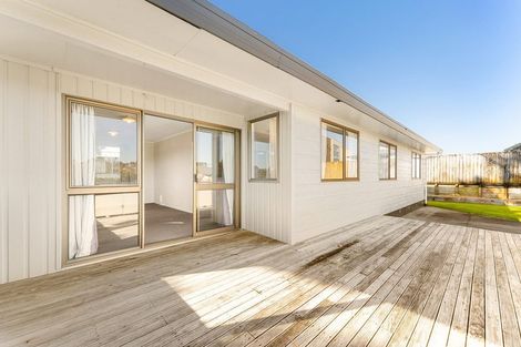 Photo of property in 16 Lagoon Place, Poike, Tauranga, 3112