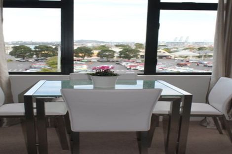 Photo of property in 2b/4 Fleet Street, Devonport, Auckland, 0624