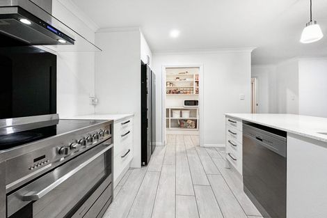 Photo of property in 8 Clonbunny Close, Rolleston, 7614