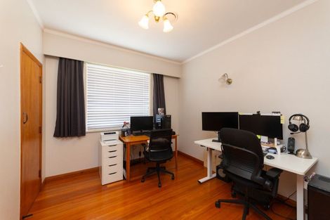 Photo of property in 9 Innes Place, Roslyn, Palmerston North, 4414