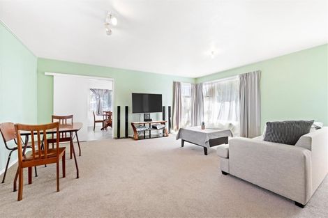 Photo of property in 8 Edwards Avenue, Henderson, Auckland, 0610