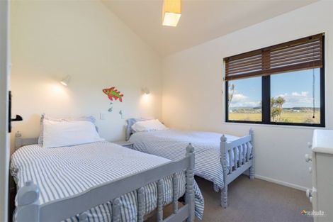 Photo of property in 80 Reay Mackay Grove, Waikawa Beach, Manakau, 5573