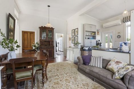 Photo of property in 55 Fairview Crescent, Kelburn, Wellington, 6012