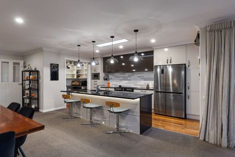 Photo of property in 3 Silicon Way, Fitzherbert, Palmerston North, 4410
