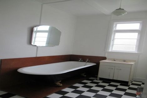 Photo of property in 362 Oxford Street, Levin, 5510
