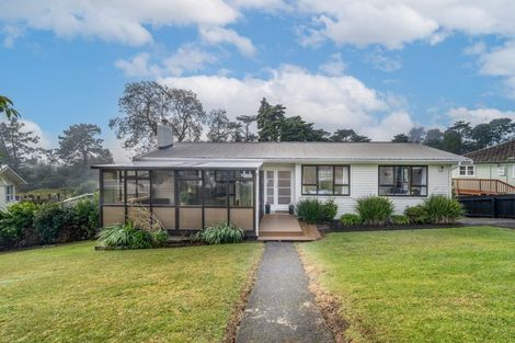 Photo of property in 42 Ennis Avenue, Pakuranga Heights, Auckland, 2010
