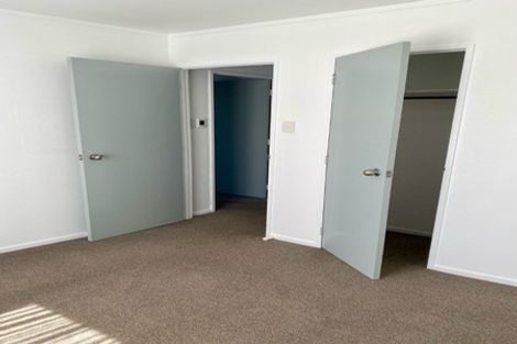 Photo of property in 21 Eskdale Road, Birkdale, Auckland, 0626