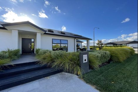 Photo of property in 2 Harrison Close, Cambridge, 3434