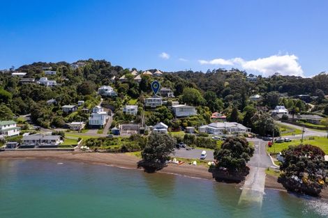 Photo of property in 27 Wellington Street, Russell, 0202