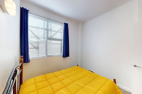 Photo of property in 17 Kent Terrace - Kent Apartments, 3f/16 Kent Terrace, Mount Victoria, Wellington, 6011